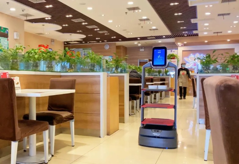 猎户星空机器人赋能餐厅智能化，智慧化服务让顾客满意，门店增效(图2)